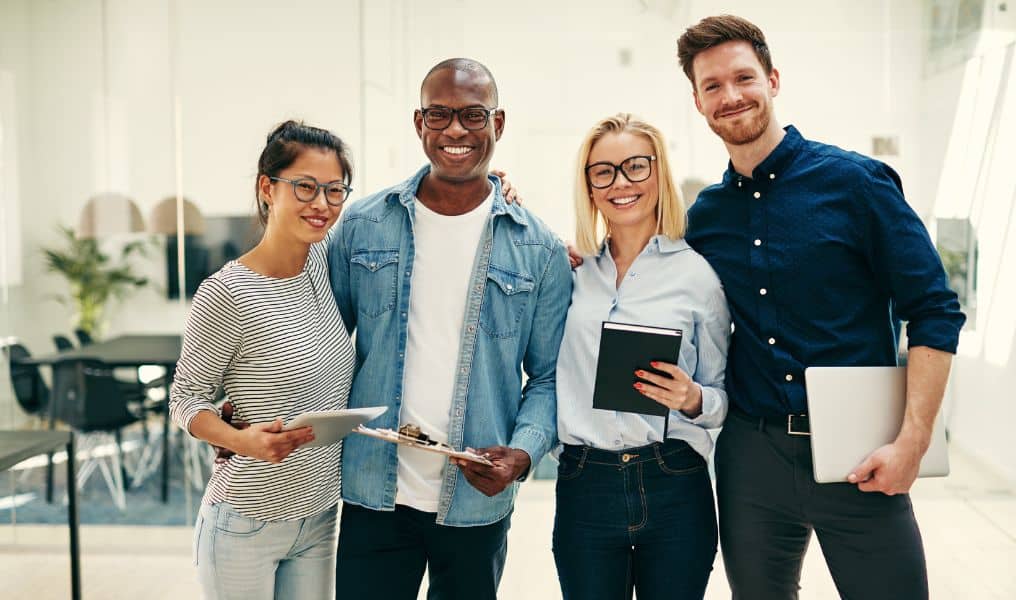 Characteristics of a Successful Sales Team: Essential Traits for Achieving Sales Excellence