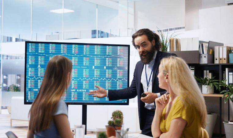 Co-Sourcing vs. Outsourcing: A Strategic Sales Decision